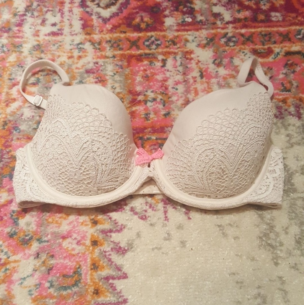 32D Victoria's Secret Bra